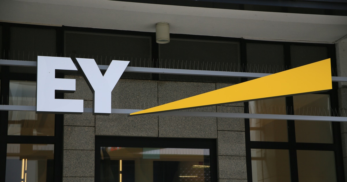 ernst and young blockchain