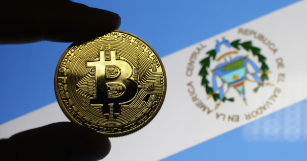 El Salvador’s Bitcoin Fortune Nosedives with At Least $11M Loss: Bloomberg Analysts
