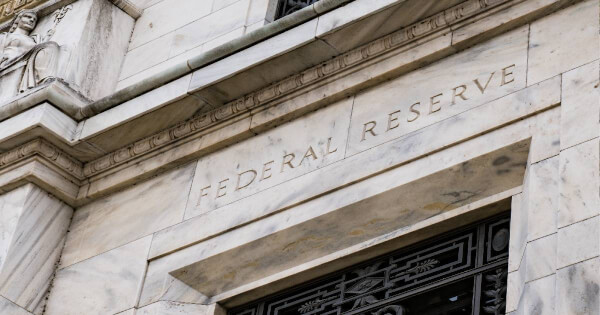 Banks to Inform Reserve Board Before Engaging in Crypto Activity, Fed Warns