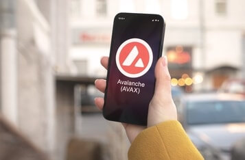 AVAX Price Prediction: $15.50 Target Within 4 Weeks as Technical Momentum Builds