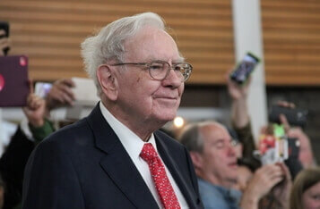 Warren Buffet's Spiteful Comments Sends Bitcoin Tumbling Over the Weekend