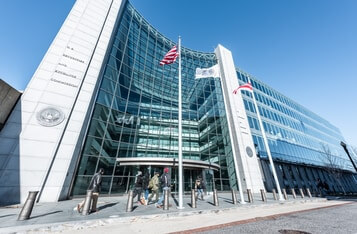 US SEC Delays Proposals for Spot Bitcoin ETFs from WisdomTree and One River