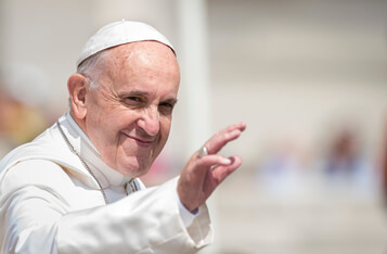 Pope Francis’s Pontifex Carpet Gift Sold as NFT for Charity Purpose in Afghanistan