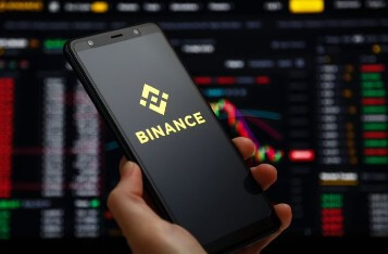Binance is Not In "a War" With FTX, Says Co-Founder Yi He